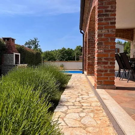 Stella Villa